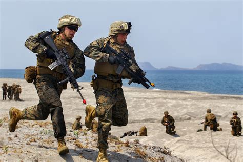 US Marine Corps Landing Field Operations in Combat